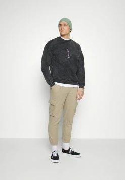 Kaotiko CREW WASHED RUINS UNISEX - Sweatshirt - Black -Kaotiko Shop 01620e9a3d6c4cf58b18e8b73a5d43cf