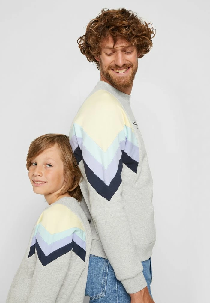 CREW SEATTLE UNISEX - Sweatshirt - gris/amarillo/verde Kaotiko CREW SEATTLE UNISEX - Sweatshirt - Gris/amarillo/verde -Kaotiko Shop 05a825037cc84c7b8bbe0df0eed28b10