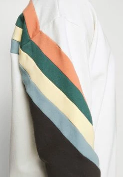 Kaotiko CREW WALKER UNISEX - Sweatshirt - White -Kaotiko Shop 0cc67da6327345e78f5287095d235c3f