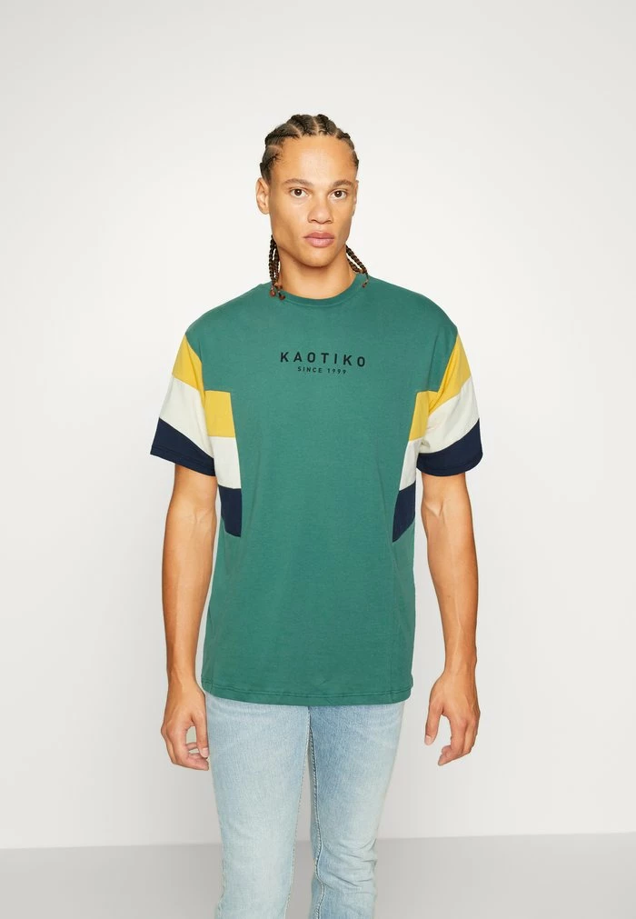 Kaotiko BRAYDEN UNISEX - Print T-shirt - Heura/mustard/ivory/navy 1 Kaotiko BRAYDEN UNISEX - Print T-shirt - Heura/mustard/ivory/navy