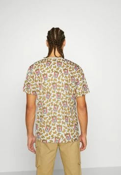 Kaotiko KFC CHICKENS UNISEX - Print T-shirt - Chicken -Kaotiko Shop 186fcad6f6c34cedab0e377248f60491