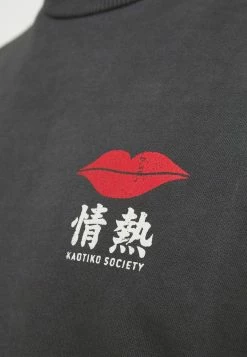Kaotiko CREW JAPAN LIPS UNISEX - Sweatshirt - Black Wash -Kaotiko Shop 1b617abcbd10467d97412307b895333f