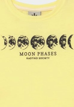 Kaotiko MOON PHASES UNISEX - Print T-shirt - Amarillo Pastel -Kaotiko Shop 2fcd0f8358454f40a765fab07f8d2d4a