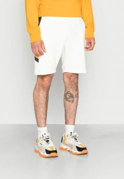 Kaotiko BERMUDA ANAKIN - Tracksuit Bottoms - Marfil/navy/red