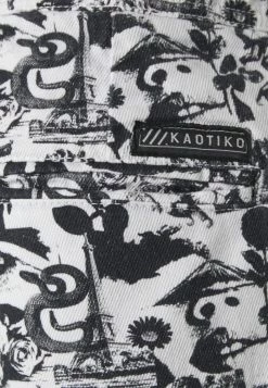 Kaotiko PANT GARAGE CITY OF ANGELS - Trousers - White -Kaotiko Shop 4d151a779cbd410fb4b6b9dc361b68be