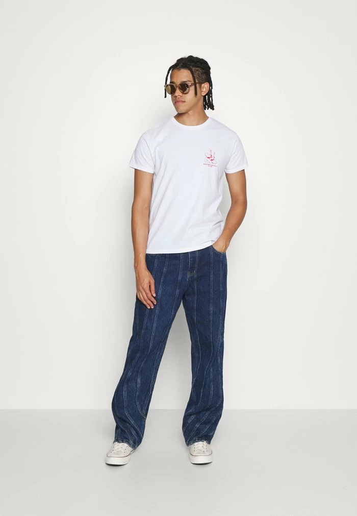 SKATE UNISEX - Print T-shirt - white Kaotiko SKATE UNISEX - Print T-shirt - White -Kaotiko Shop 55affe1c118c4c3ba769e4386670d1e5