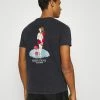 Kaotiko WASHED VENUS ROSES - Print T-shirt - Black Acid Wash