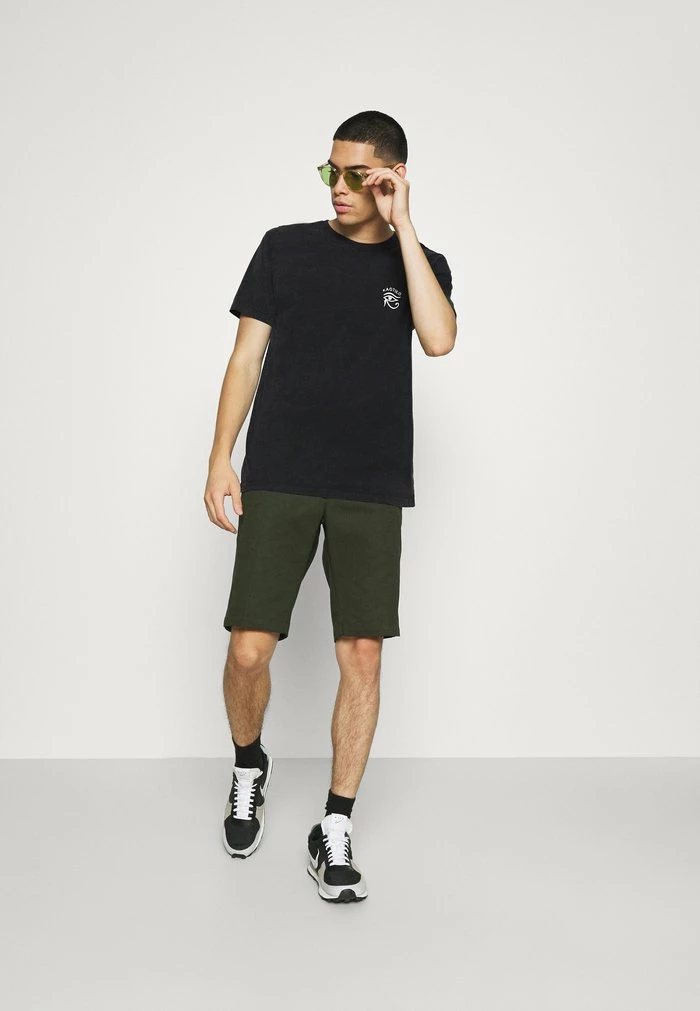 Kaotiko GARDENS - Print T-shirt - Black 2 Kaotiko GARDENS - Print T-shirt - Black - Image 2