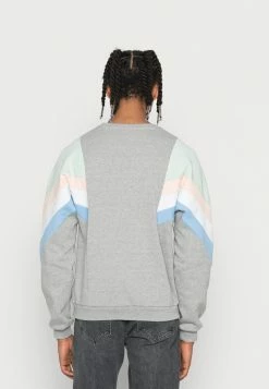 Kaotiko CREW SEATTLE - Sweatshirt - Grey/ Soft Green -Kaotiko Shop 9d703151602b434f99968ea4529408d5