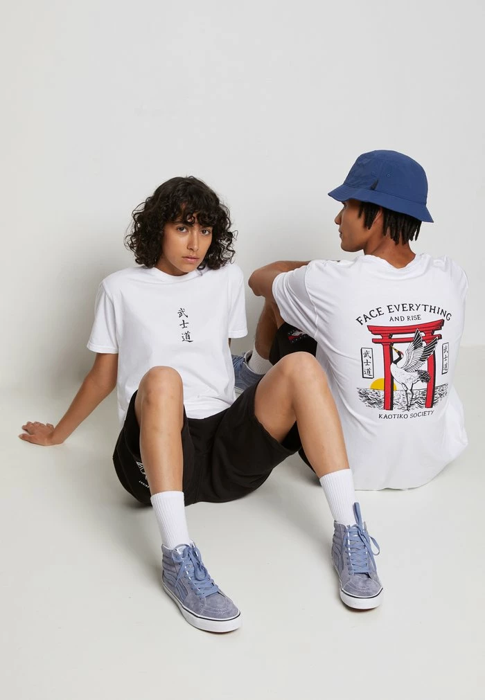 WASHED FACE EVERYTHING - Print T-shirt - white Kaotiko WASHED FACE EVERYTHING - Print T-shirt - White -Kaotiko Shop a569c33245864a309d0dee13e0927e3a