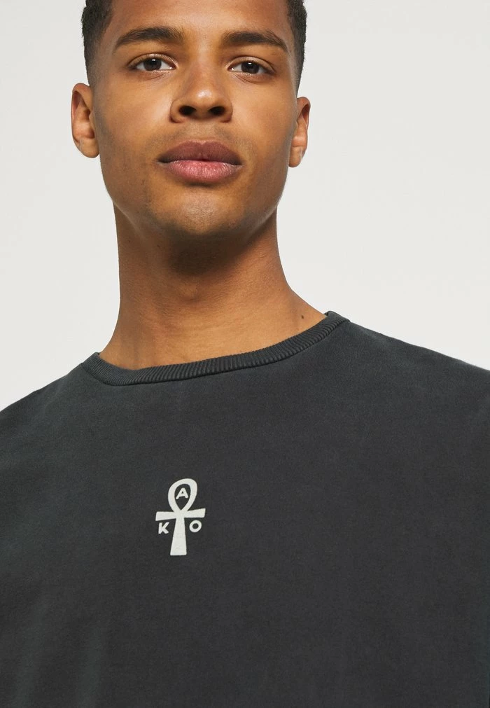 CREW PYRAMID - Sweatshirt - black wash Kaotiko CREW PYRAMID - Sweatshirt - Black Wash -Kaotiko Shop ab01e34832604f82a8e0f882d20bd174