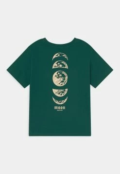 Kaotiko MOON UNISEX - Print T-shirt - Verde Botella -Kaotiko Shop b602352614244673b87ea7c5ba24d6c4