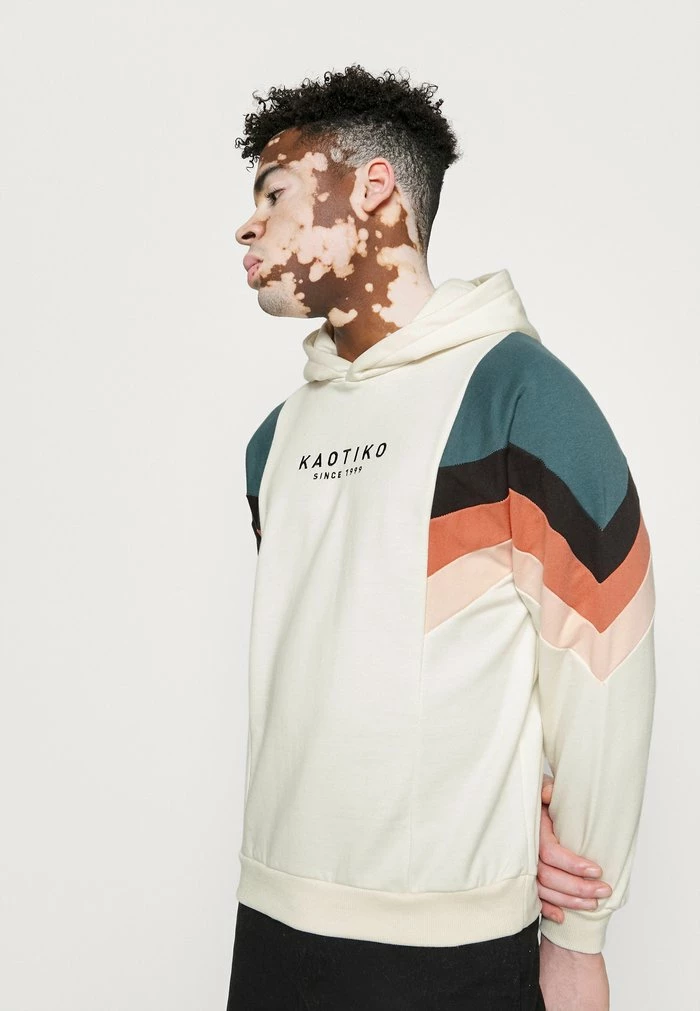 SUD CAP EWAN - Sweatshirt - marfil/green Kaotiko SUD CAP EWAN - Sweatshirt - Marfil/green -Kaotiko Shop c90aab5f0c7d4af894b1e7f08de7118e